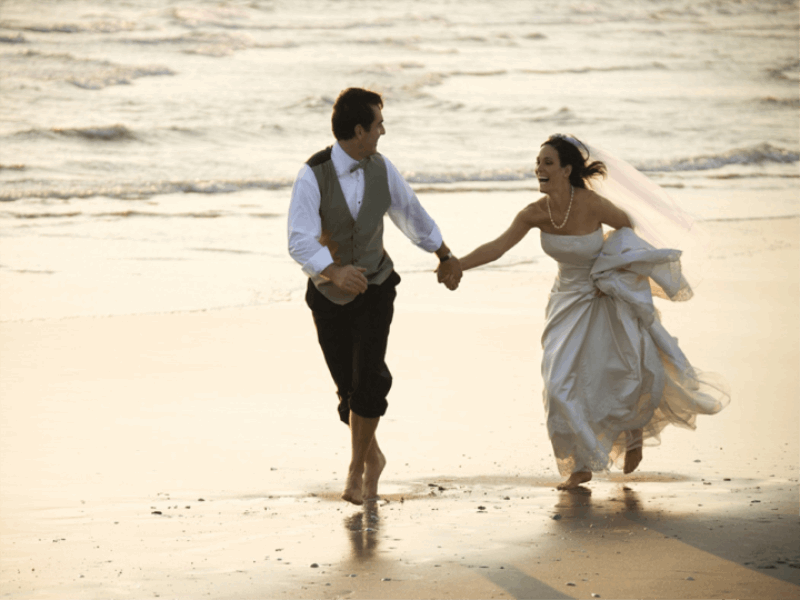 Thème mariage - Les mariés sur la plage